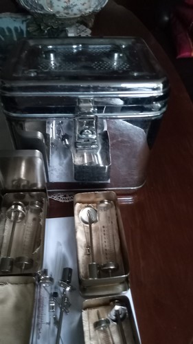 Alte medizinische spritzen aus - medizinische,