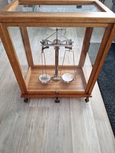 Antike apotheken waage aus den - aus,